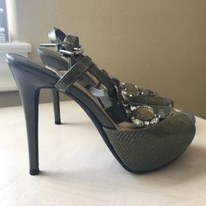 🌺 SOLD 🌺 Grey Green Silver Heels